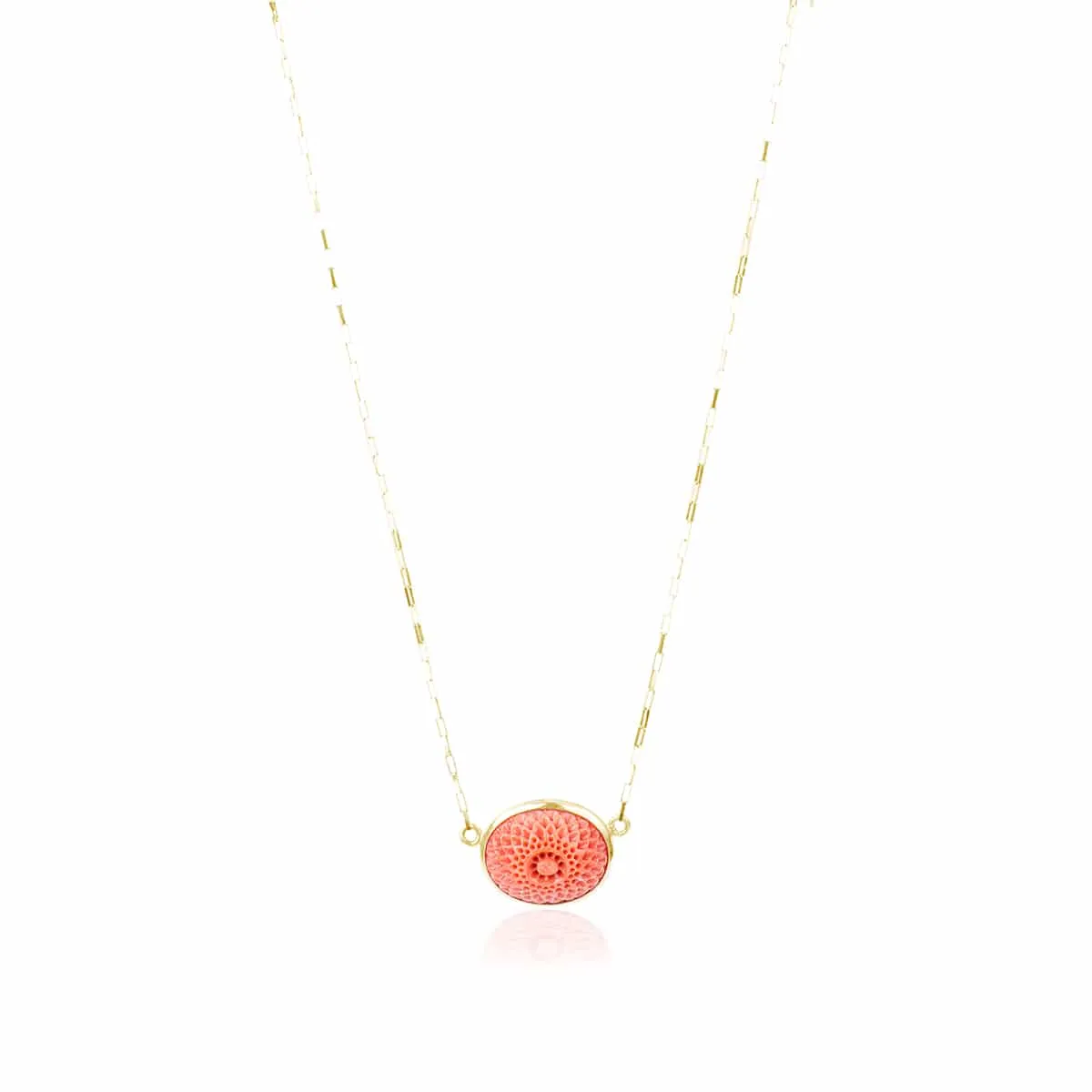 Collana con Cabochon di Corallo Rosso del Giappone Inciso in Oro 18 kt