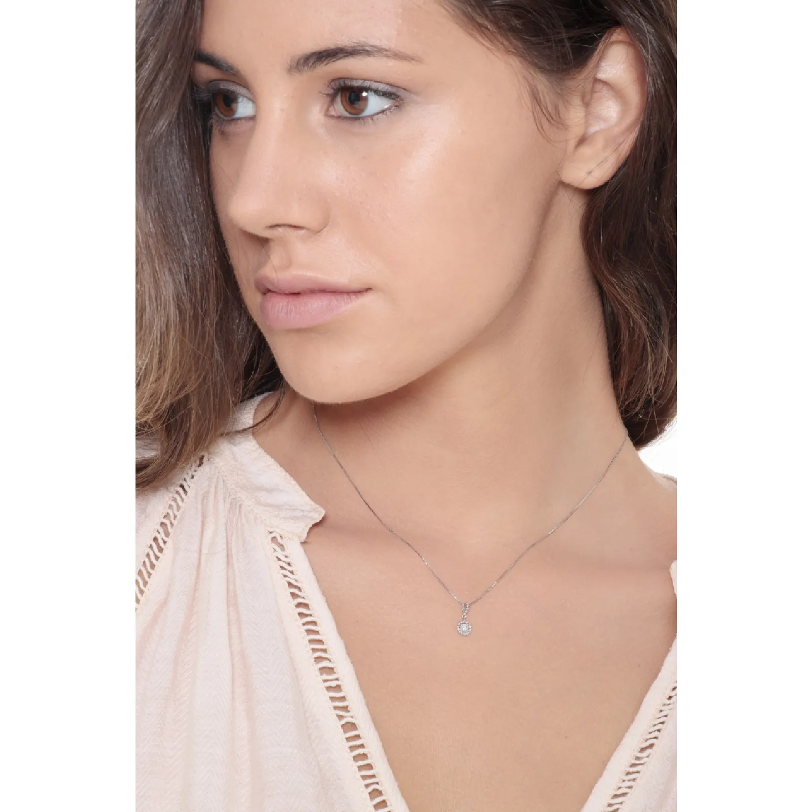 Collana in oro bianco 18k con pendente di diamante
